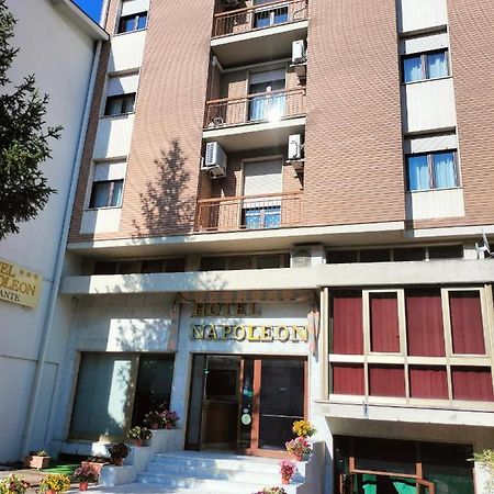 Hotel Napoleon Pontremoli Exteriér fotografie
