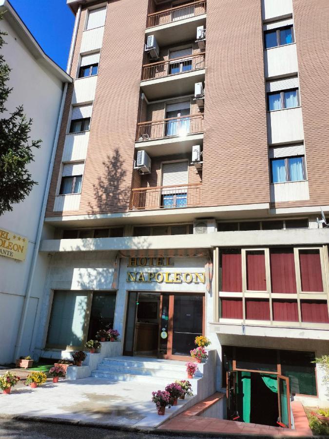 Hotel Napoleon Pontremoli Exteriér fotografie