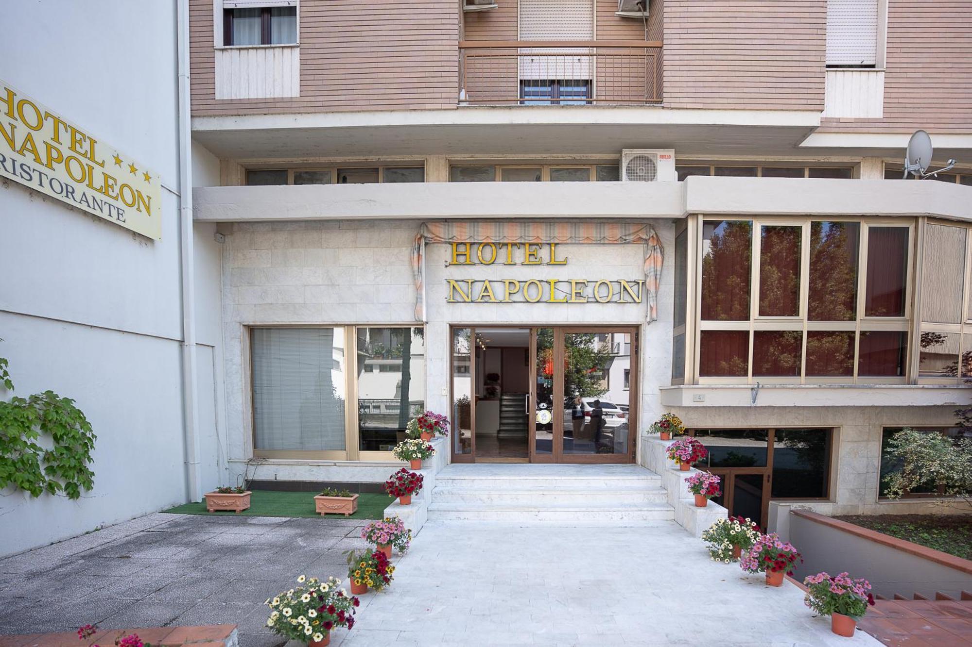 Hotel Napoleon Pontremoli Exteriér fotografie