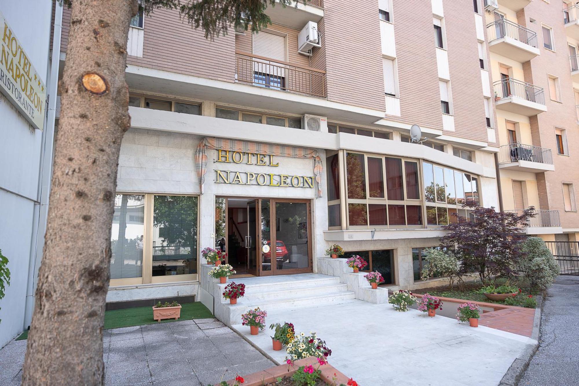 Hotel Napoleon Pontremoli Exteriér fotografie